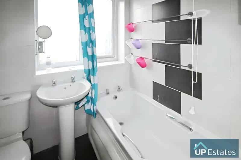 2 Bedroom End Terrace House to Rent Coventry