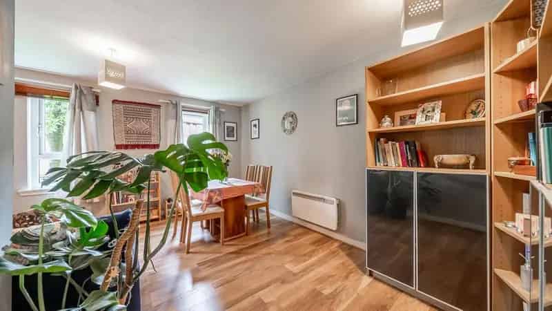 1 Bedroom Flat for Sale in Scotland