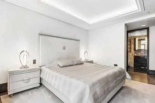 Flat for sale in Clarges, Mayfair, London W1J, United Kingdom