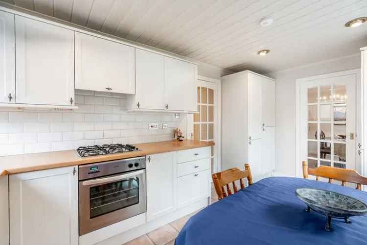 Beautiful Detached Villa in Sought After Alloa