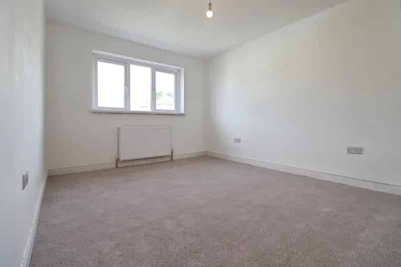 3 Bedroom Terraced House Rumney New Bathroom Parking Garden