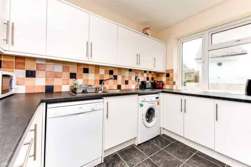 6 Bedroom Detached Student House Bills Inclusive
