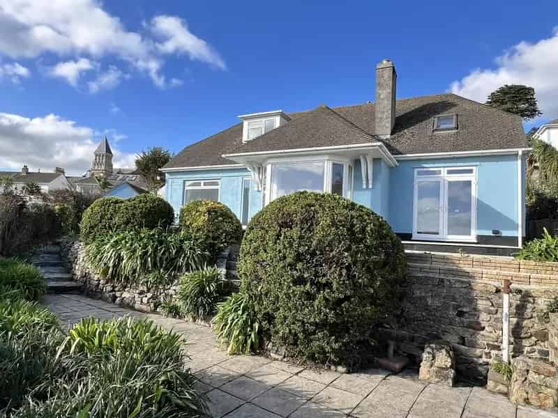 3 Bedroom Detached House for Sale Stunning Sea Views