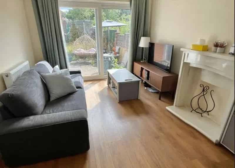 3 Bedroom Semi-Detached House to Rent