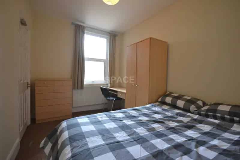 6 Bedroom House Share Near Reading University