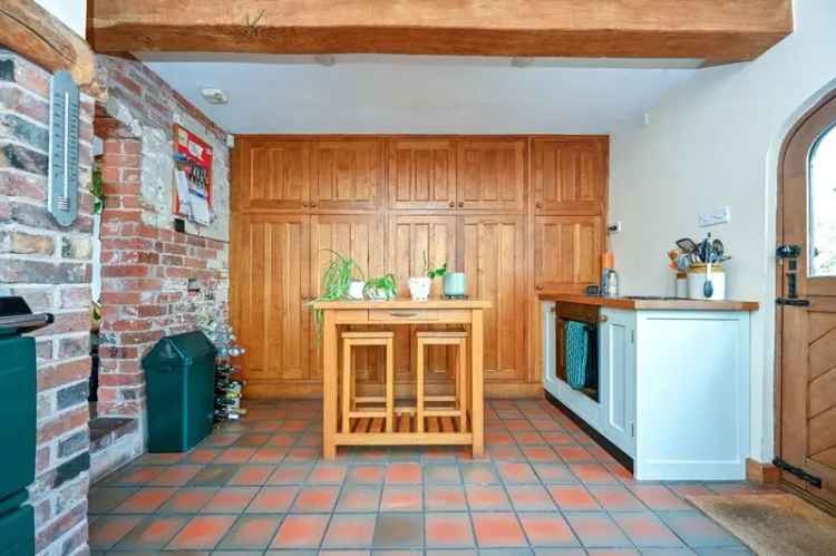 4 Bedroom Barn Conversion Staffordshire