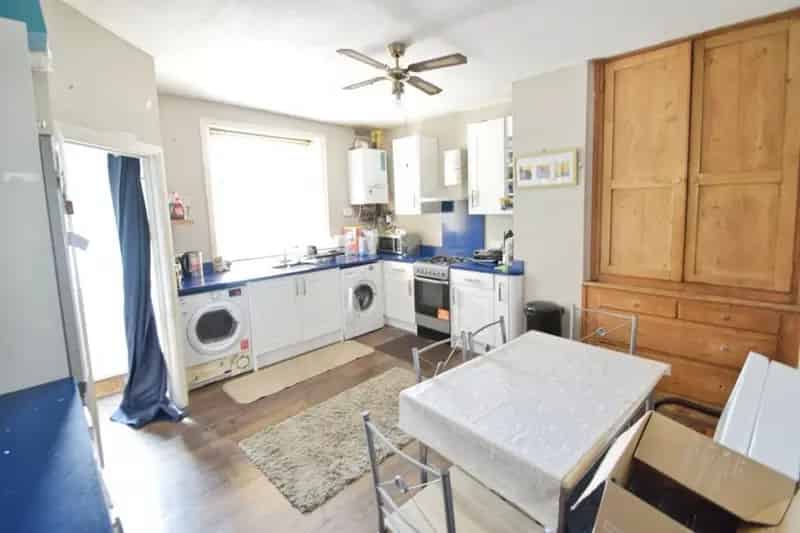 3 Bedroom House For Sale Near Public Transport