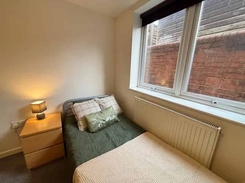 1 Bedroom House of Multiple Occupation HMO To Rent