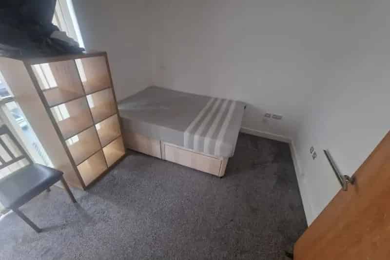 2 Bed Furnished Apartment Birmingham City Centre Parking Available Now
