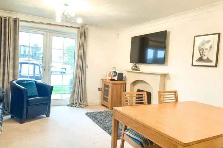 2 Double Bedroom House in Burton Waters Gated Community