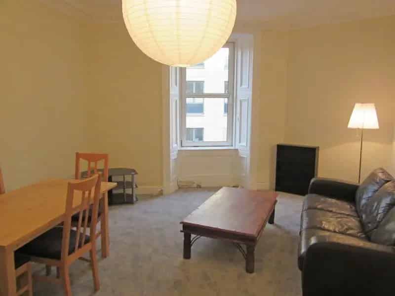 2 Bedroom Flat to Rent Central Location