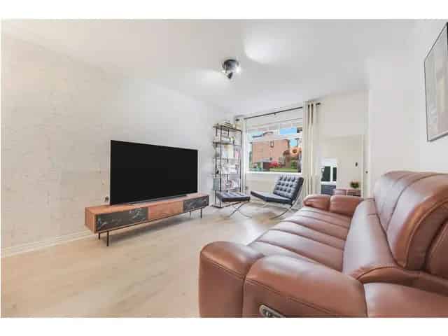 2 Bedroom Semi-Detached Villa Near Broadwood Loch