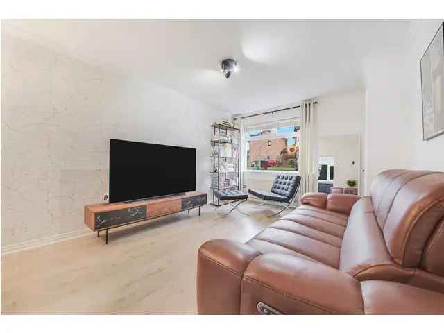 2 Bedroom Semi-Detached Villa Near Broadwood Loch