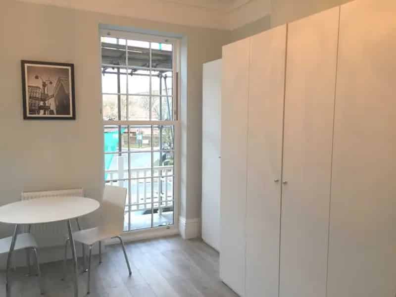 Acton Studio Flat to Rent High Ceilings Open Plan
