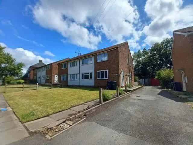 2 Bedroom Maisonette to Rent - Newly Renovated