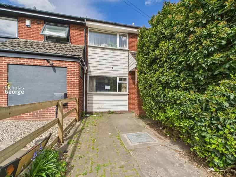 6 Bedroom Terraced House for Sale