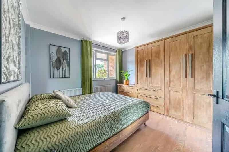 2 Bed Flat for Sale in Amersham - Turn-Key Ready