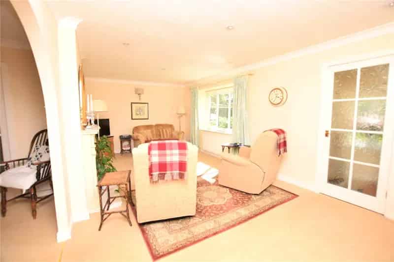3 Bed Detached Bungalow Walton Ample Parking Modern Kitchen