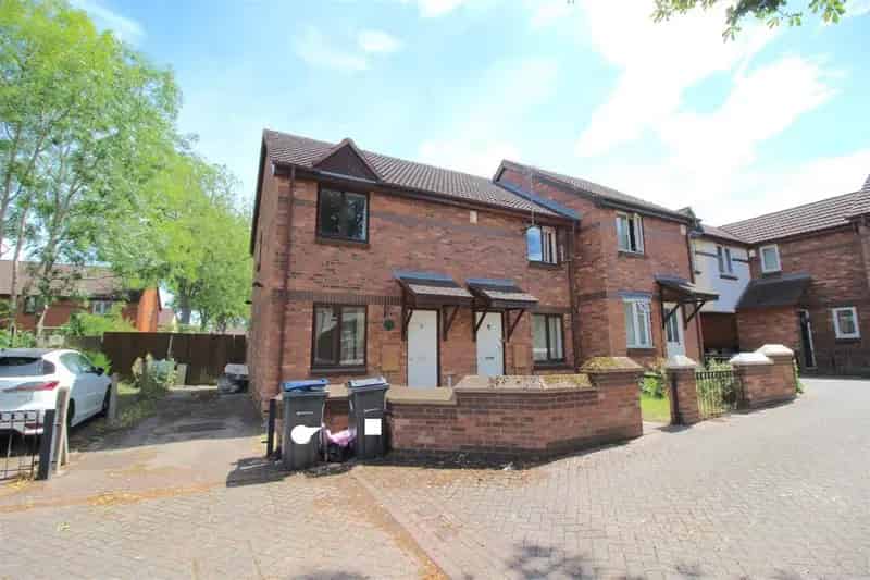 2 Bedroom End Terrace House for Sale