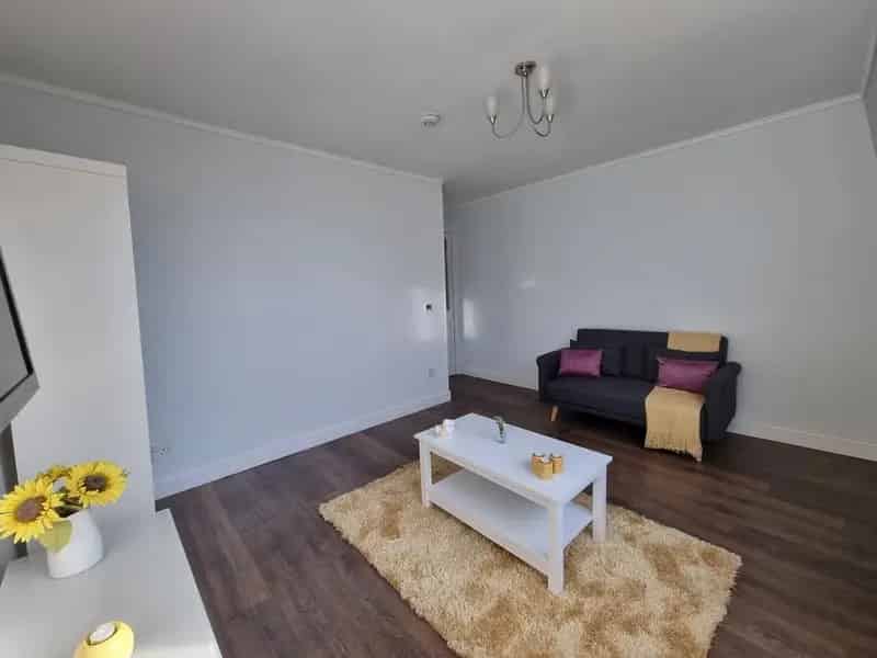 1 Bedroom Flat to Rent Top Floor June 2025