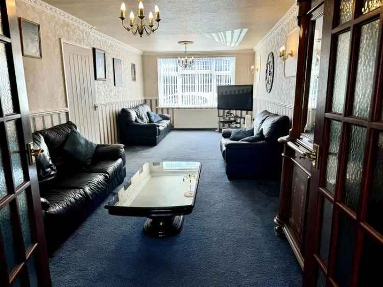 5 bedroom end of terrace house for sale