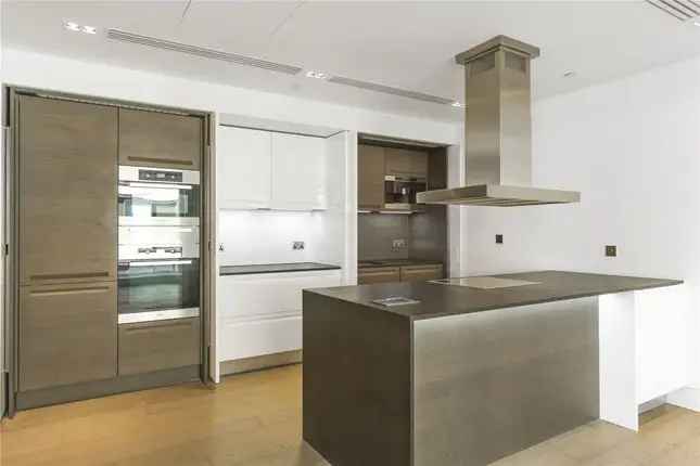 Luxury 3-Bedroom Apartment Kensington High Street