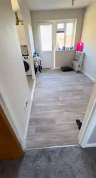 2 Bedroom House Near Train Station and School