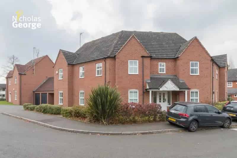 2 Bedroom Flat to Rent Moseley August 4th Off Road Parking