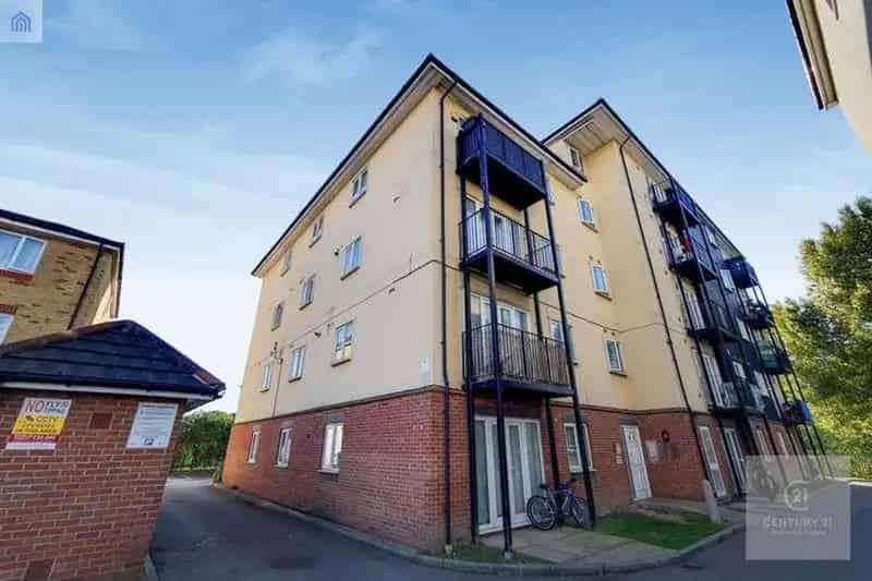 2 Bedroom Flat for Sale in Ilford