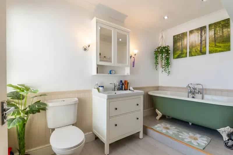 4 Bed Detached House Family Home Large Garden Home Office Potential