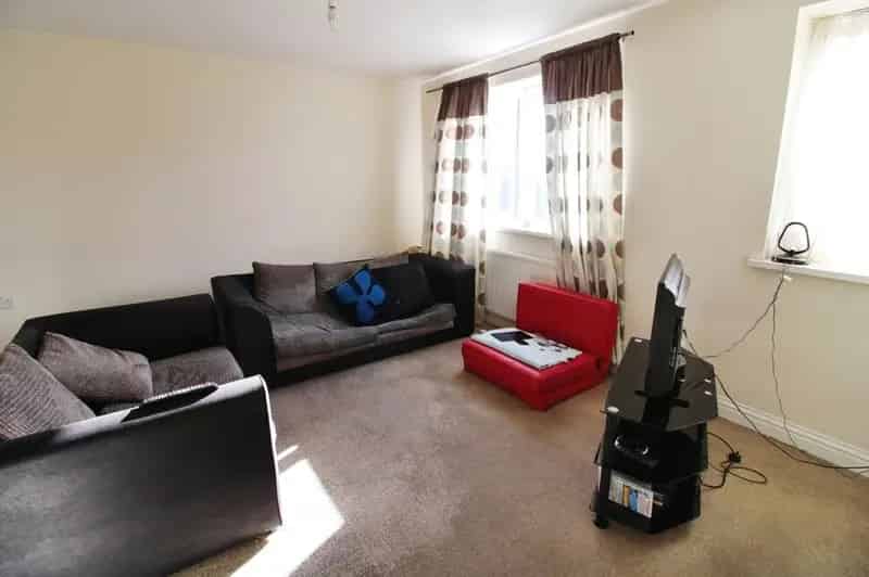 2 Bedroom Flat for Sale Castleford West Yorkshire WF10