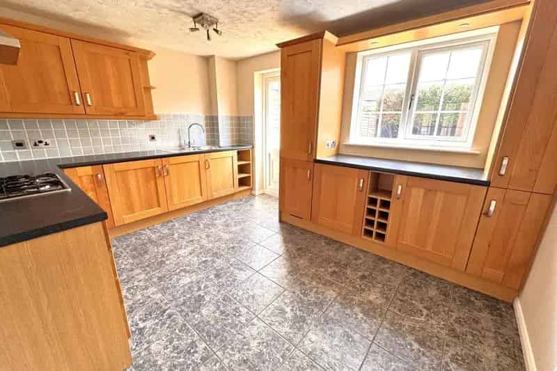 Two Bedroom End Terrace House For Rent