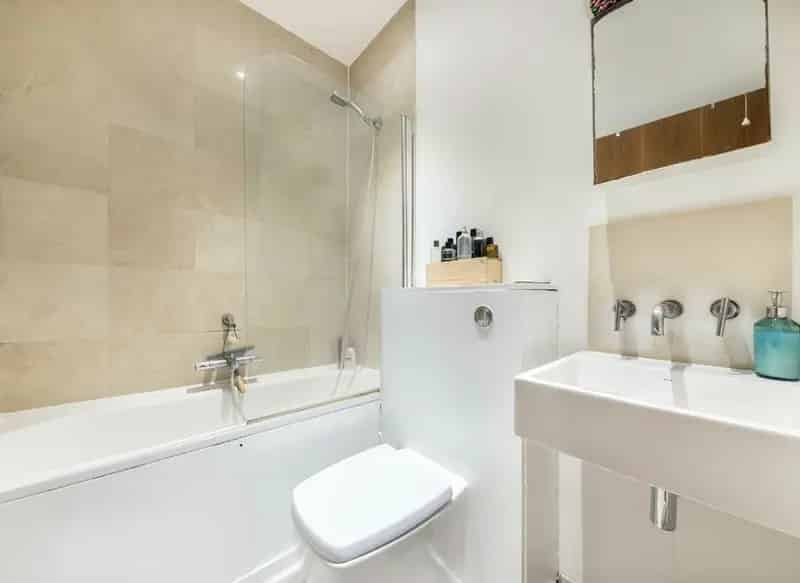 One Double Bedroom Apartment Near Vauxhall Station