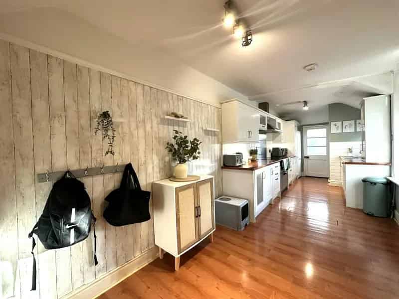 3 Bed Terrace House Old Town Freehold Ample Parking