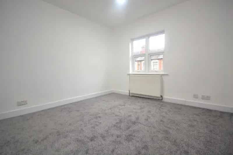 3 bedroom House
 To Let 
Total Size: 819 SQ FT