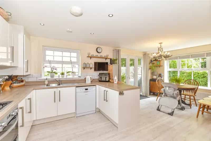 4 Bedroom Link Detached House for Sale Staplehurst