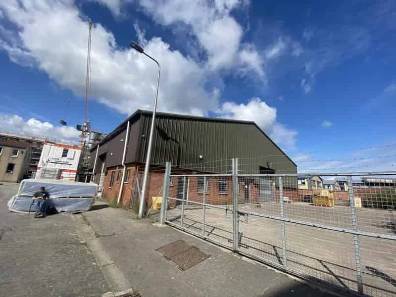 Industrial Unit Steel Frame Warehouse Secure Yard