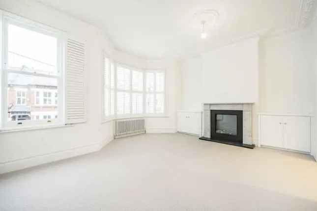 Terraced House for Rent in London SW4