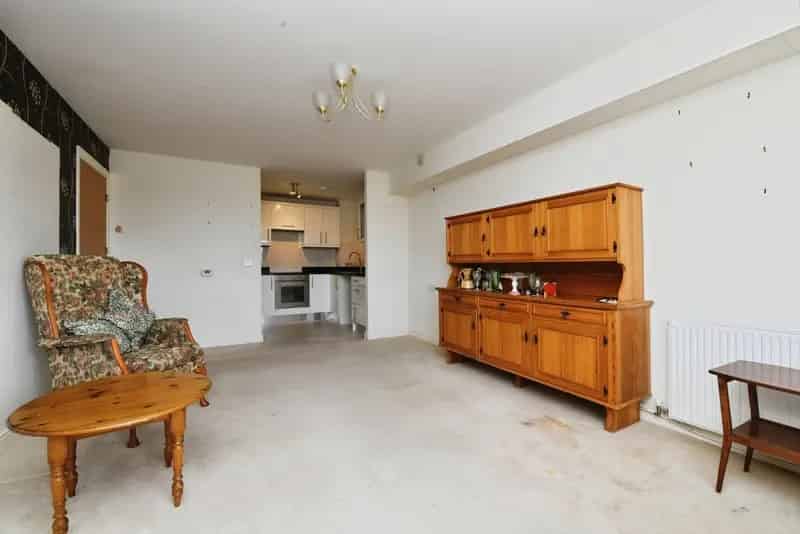 Brentwood Retirement Apartment: 2 Beds, En-Suite, Secure Parking