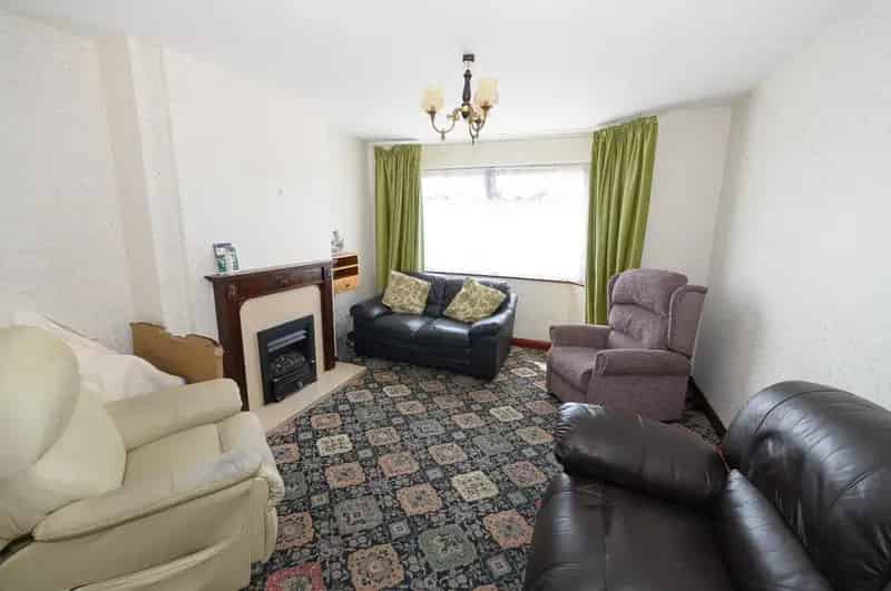 3 Bedroom House For Sale Kingswood