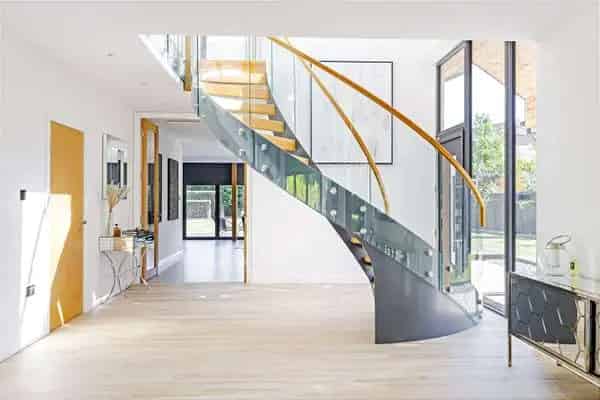 Luxury 5 Bed Home with Cinema Room and Gym