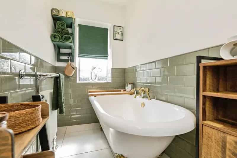 2 Bedroom Semi-Detached Cottage For Sale