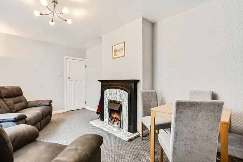 4 Bedroom Semi Detached House for Sale Leeds LS15