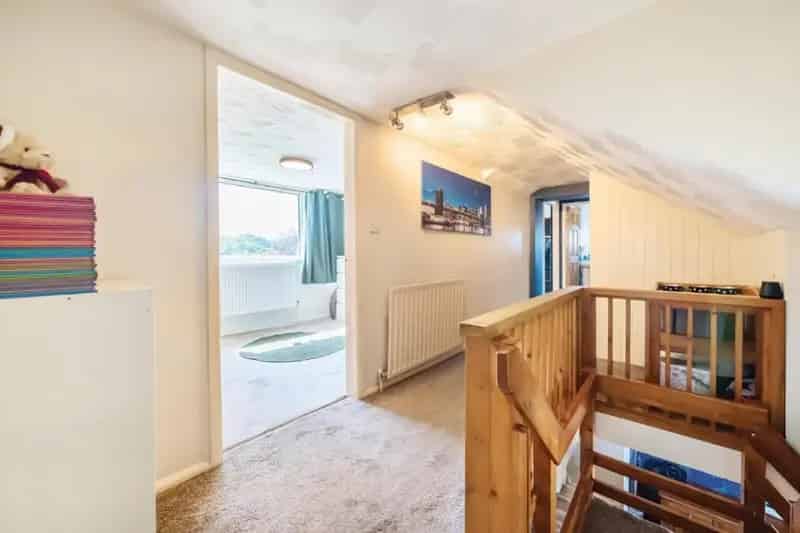 5 Bed Detached House For Sale