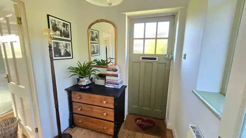 2 Bed House for Sale Spacious Bungalow Refurbished