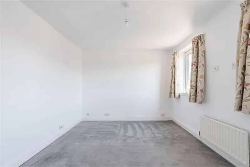 4 Bed Semi Detached House with 1 Reception Room and Modern En-Suite
