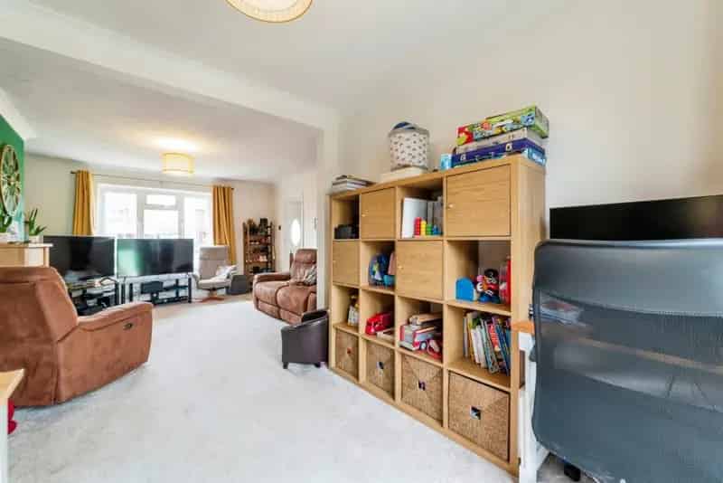 Three Bedroom Family Home Near Harrowby United Football Stadium