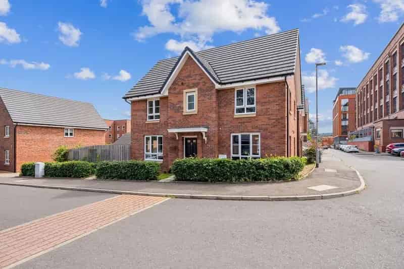 4 Bedroom Detached House for Sale in Shawlands