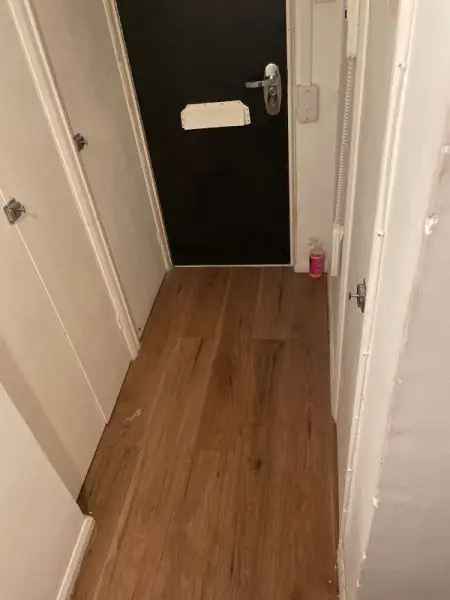 Flat For Rent in Arun, England