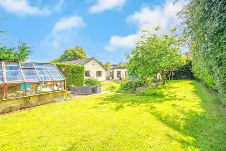 House For Sale in Leeds, England